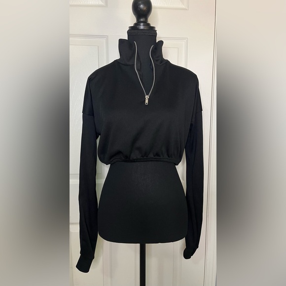 PrettyLittleThing Black Zip Front Cropped Sweatshirt XS - Picture 2 of 8